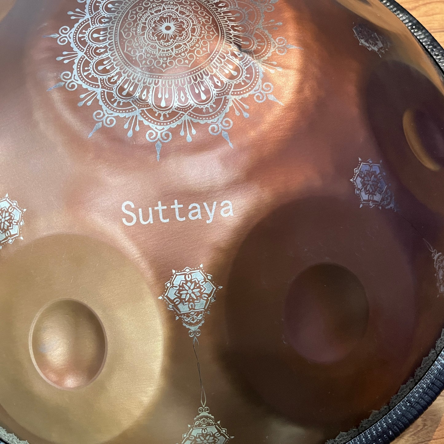 SUTTAYA Purple-Red 18-inch Handpan - G Minor 440Hz with Mandala Pattern