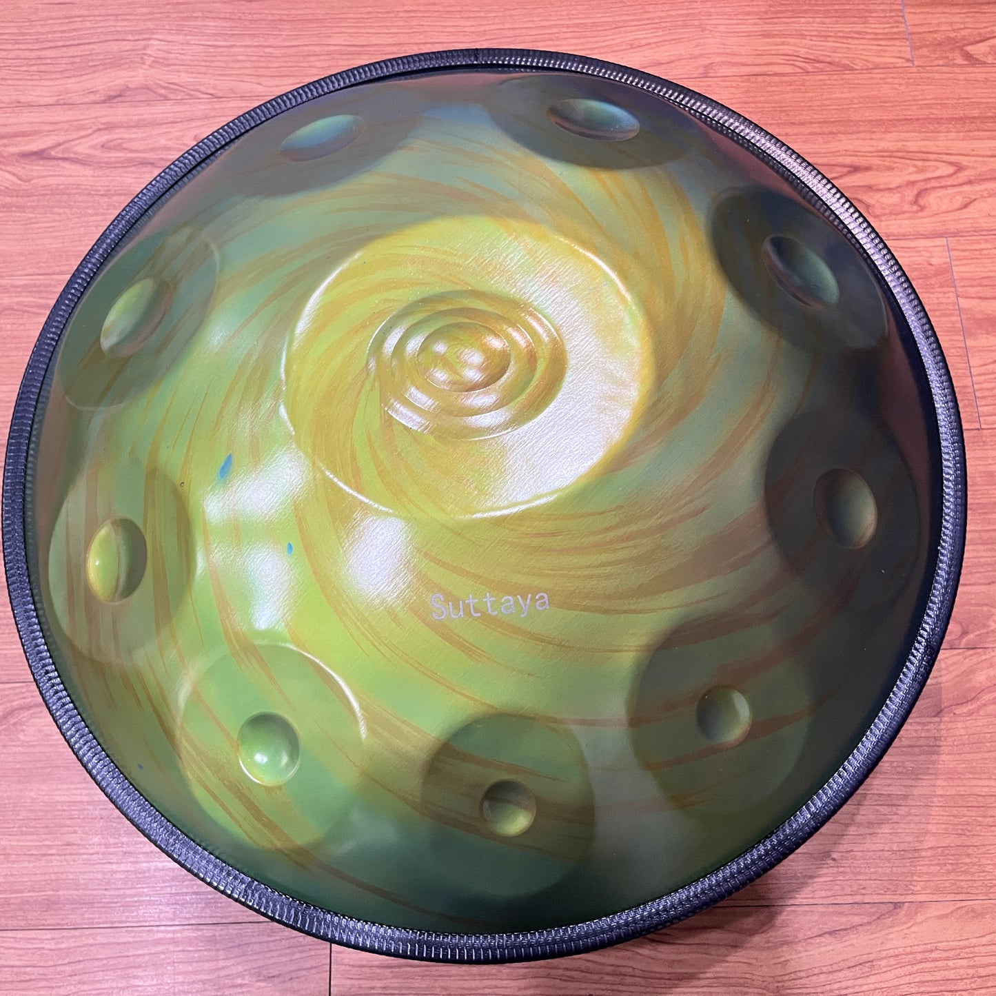 SUTTAYA Light Green 22-inch Handpan - D Minor 440Hz 10 Notes